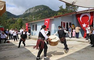 Kastamonu'da eski okul binası onarılıp köy...