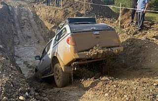 Kastamonu'da off-road araçları performans gösterisi...