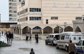 Rize'de okulda merdiven boşluğuna düşen öğrenci...