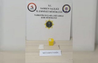 Samsun'da bir şüpheli otel odasında uyuşturucuyla...