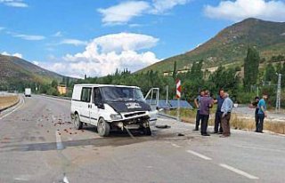 Tokat'ta iki kamyonetin çarpıştığı kazada...