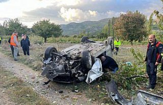 Amasya'da devrilen otomobildeki 1 kişi öldü,...