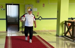 Huzurevinin futbol aşığı “Maradona Kamil“