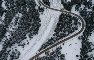 Kastamonu'da karla kaplanan ormanlar dron ile...