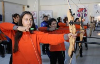 Amasya'da çocuklara okçuluk kursu verildi