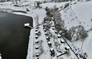 Samsun'da Ladik Gölü'nün yüzeyi kısmen...