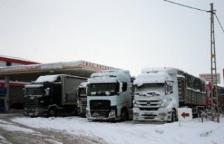 Tokat'taki Çamlıbel Geçidi'nde kar kalınlığı...