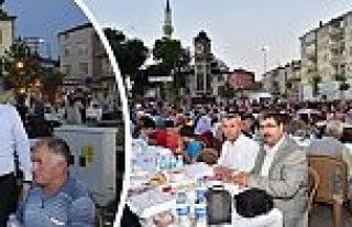 Alaçam Cumhuriyet Meydanında İftar Programı