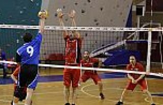 DUMANSIZ VOLEYBOL TURNUVASI SONA ERDİ