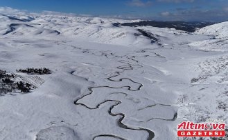 Menderesleri ile ünlü Perşembe Yaylası'nda kar güzelliği