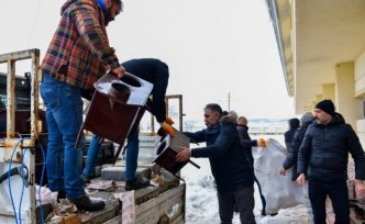 Ladik'ten deprem bölgesine yardım gönderildi