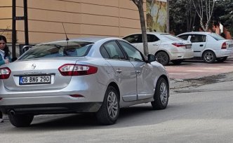 Merzifon'da otomobille çarpışan motosikletin sürücüsü yaralandı