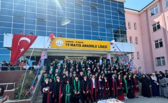 19 Mayıs Anadolu Lisesi'nde mezuniyet töreni düzenlendi