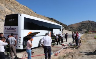 Amasya'da seyir halindeki yolcu otobüsünde çıkan yangın söndürüldü
