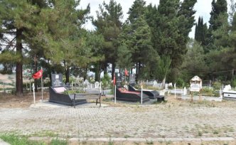Tekkeköy'deki şehitlikte çevre düzenlemesi yapıldı