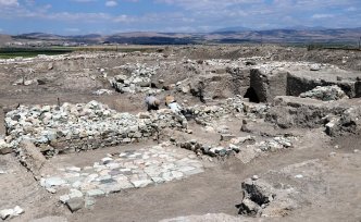 Amasya'daki Oluz Höyük kazılarında Medler'e ait ateşgah bulundu