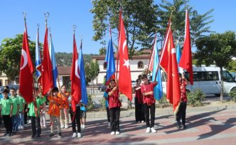 Taşova’da İlköğretim Haftası kutlandı