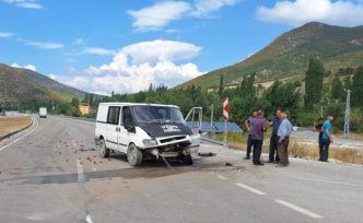 Tokat'ta iki kamyonetin çarpıştığı kazada 4 kişi yaralandı