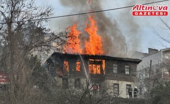 Sinop’ta iki katlı ahşap evde çıkan yangın söndürüldü