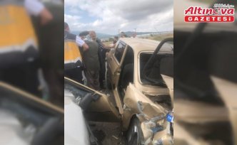 Samsun'da iki otomobilin çarpıştığı kazada 5 kişi yaralandı