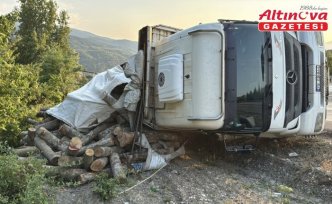 Karabük'te devrilen kamyonun sürücüsü yaralandı