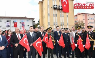 Vezirköprü'de Cumhuriyet Yürüyüşü düzenlendi