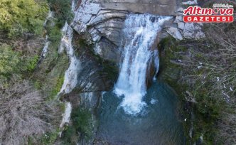 Gölalan Şelalesi kışın da ziyaretçi ağırlıyor