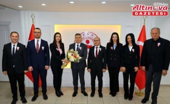 Artvin Defterdarlığı çalışanları Vali Ergün'ü ziyaret etti