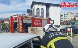 Niksar'da park halindeki otomobilde yangın sonucu hasar oluştu