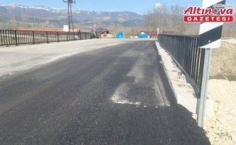 Niksar'da Şahinli-Mahmudiye grup yolundaki köprü genişletildi