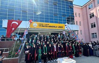 19 Mayıs Anadolu Lisesi'nde mezuniyet töreni düzenlendi