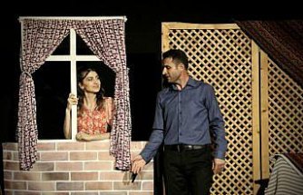 Samsun'da öğretmenler tiyatro oyunu sahneledi