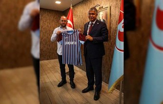 TÜRKSOY Genel Sekreteri Raev'den Trabzonspor Kulübü'ne ziyaret