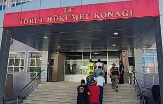 Gümüşhane'de trafik işaret levhalarını çalan 4 kişi tutuklandı