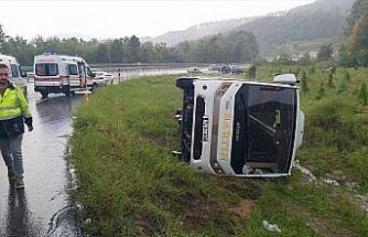 Zonguldak'ta devrilen midibüsteki 9 kişi yaralandı