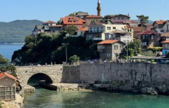 Amasra'nın ağırladığı turist sayısı 9 ayda 2 milyon 200 bini aştı