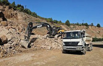 Karadeniz Ereğli'de heyelan nedeniyle kapanan fabrika yolunu açma çalışmaları sürüyor