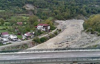 Sinop'ta su taşkını riskine karşı bazı yollar trafiğe kapatıldı