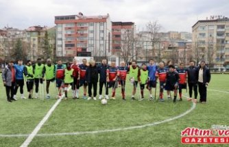 Angolalı oyuncu, bacağını kaybetmesine rağmen futboldan kopmadı