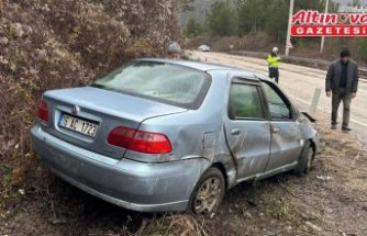 Karabük'te toprak yığınına çarpan otomobildeki 3 kişi yaralandı