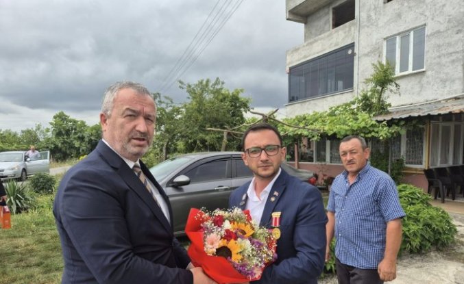 19 Mayıs'ta Kaymakam Civelek ve Belediye Başkanı Topaloğlu'ndan bayram ziyaretleri