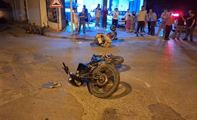 Bafra'da iki motosikletin çarpıştığı kazada 3 kişi yaralandı