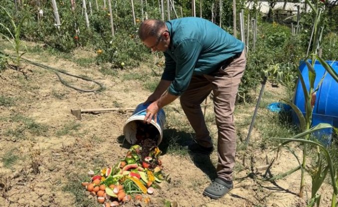 Çevreci işletmeci otelinden çıkan evsel atıkları bahçesinde gübre olarak değerlendiriyor