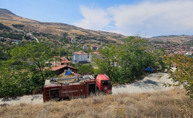 Çorum'da ormanlık alanda çıkan yangın büyümeden söndürüldü