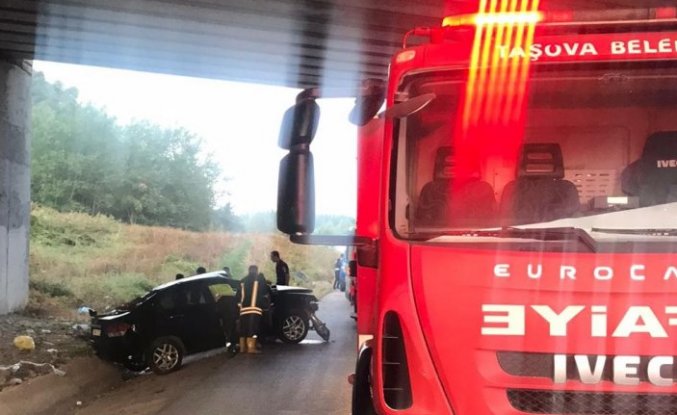 Amasya'da devrilen otomobildeki 3 kişi yaralandı