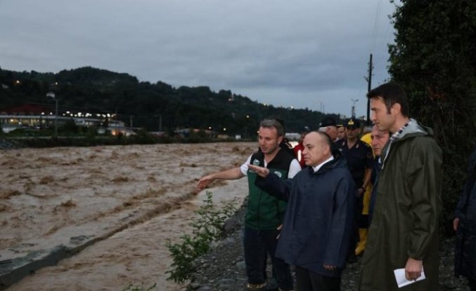 Artvin'de heyelan ve taşkınlar nedeniyle 32 köy yolu kapandı