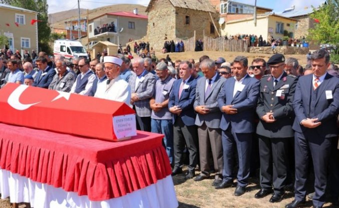 Kalp krizi sonucu vefat eden uzman çavuş Bayburt'ta son yolculuğuna uğurlandı