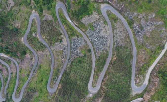 Ordu'daki 21 virajlı yol, görüntüsüyle sürücüleri ve vatandaşları tedirgin ediyor