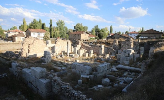 Sebastapolis Antik Kenti'ni tamamen gün yüzüne çıkarmak için çalışmalar sürüyor