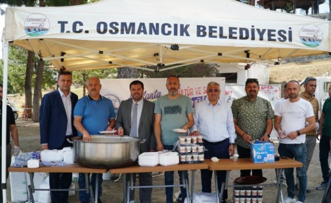 Yeni mahsul Osmancık pirincinden yapılan pilav D 100 kara yolunda seyahat edenlere dağıtıldı